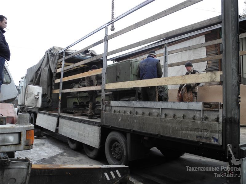 Выгрузка и занос токарно-винторезного станка ДИП 500.