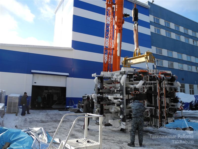 Такелаж и установка на место монтажа 22 тонной части флексографического станка